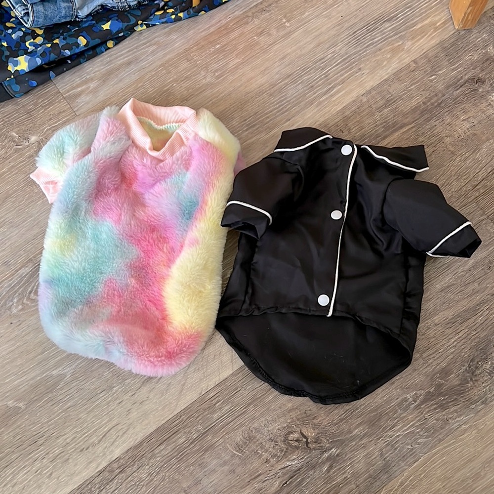 Puppy 🐶 and Dog Outfit bundle of 2 size M - Picture 1 of 5